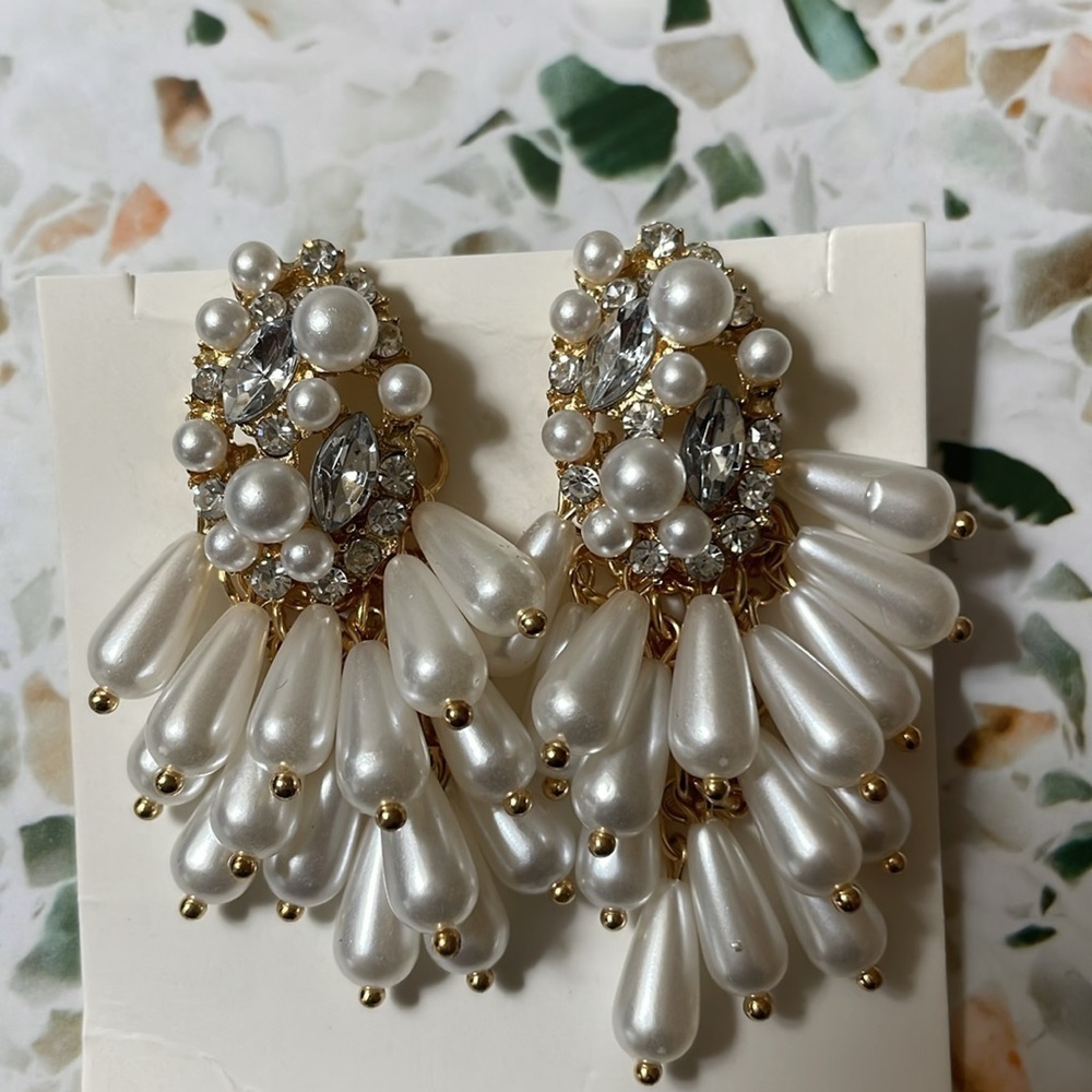 Pearl Cluster Crystal Dangle Earrings - Picture 13 of 14